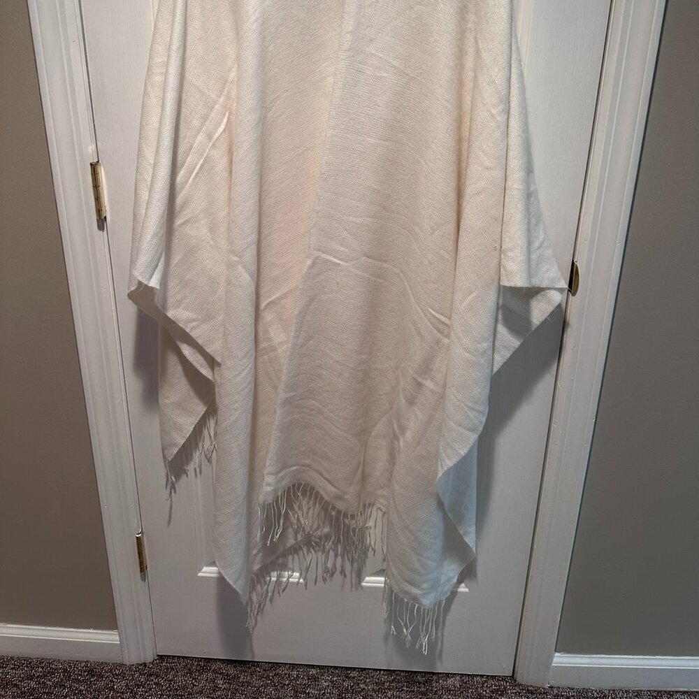 H&M White Shawl Cape Wrap - Picture 4 of 5